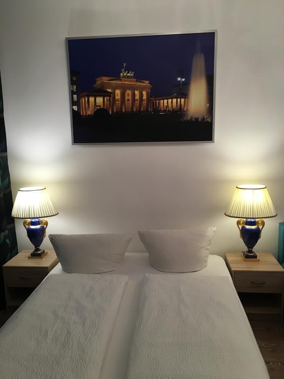 Hotel-Pension Adamshof เบอร์ลิน ภายนอก รูปภาพ